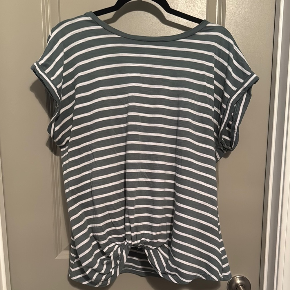 Maurices White and Green Relaxed Ruched Tee